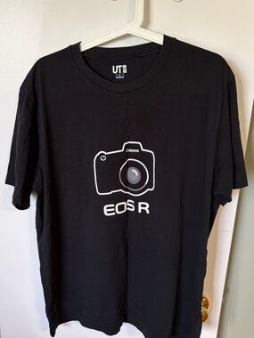 Uniqlo Black Graphic Tee with White Camera and EOS R Print